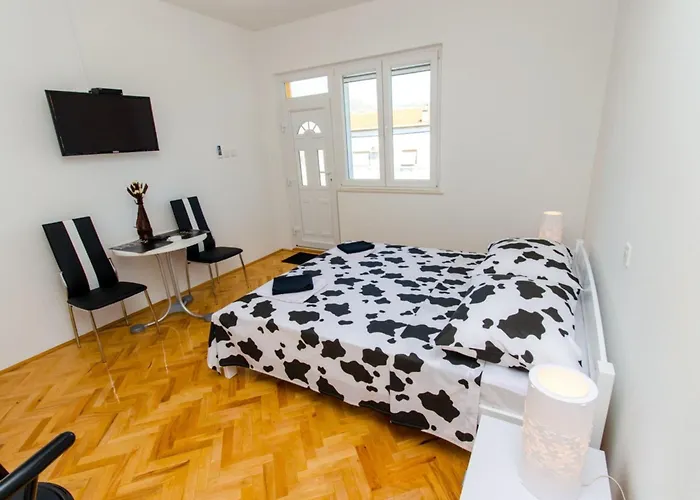 Ivana Tr - With Balcony And Sea View A4 * 트로기르
