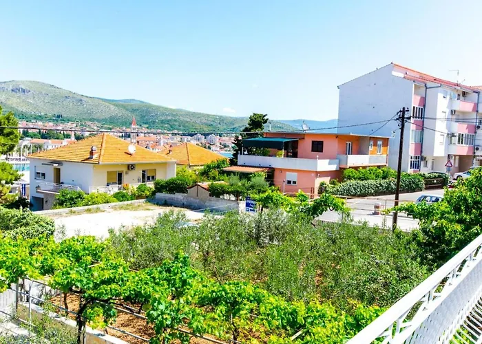 Appartamento Ivana Tr - With Balcony And Sea View A4 Traù