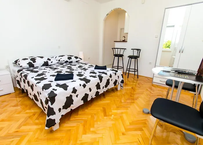 Appartamento Ivana Tr - With Balcony And Sea View A4