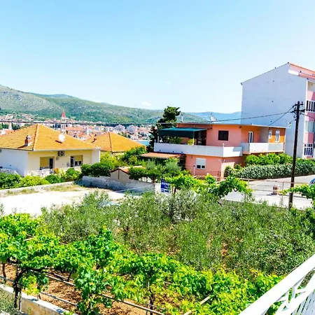 Apartman Ivana Tr - With Balcony And Sea View A4 Trogir